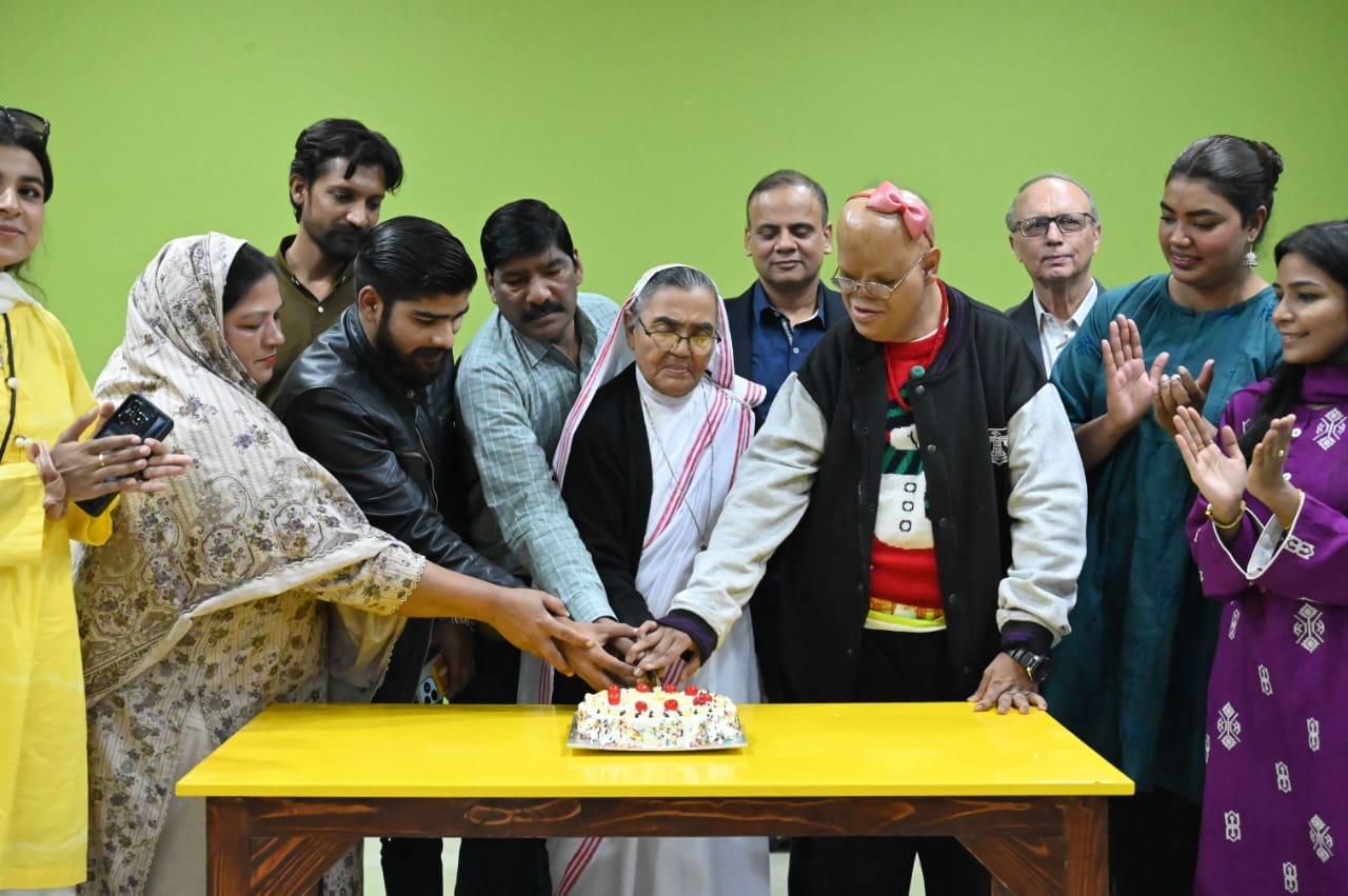 CYCD members and staff at Dar-ul-Sukun home for disabled children